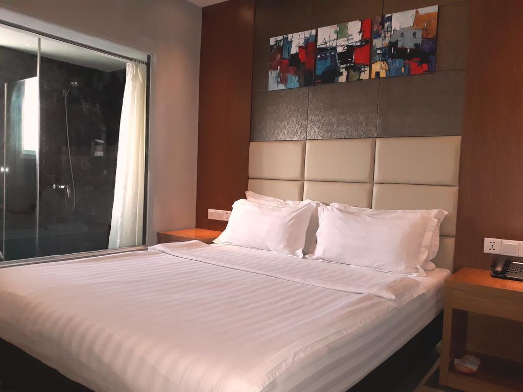 Mustika Gajah Mada Hotel Jakarta Exteriör bild