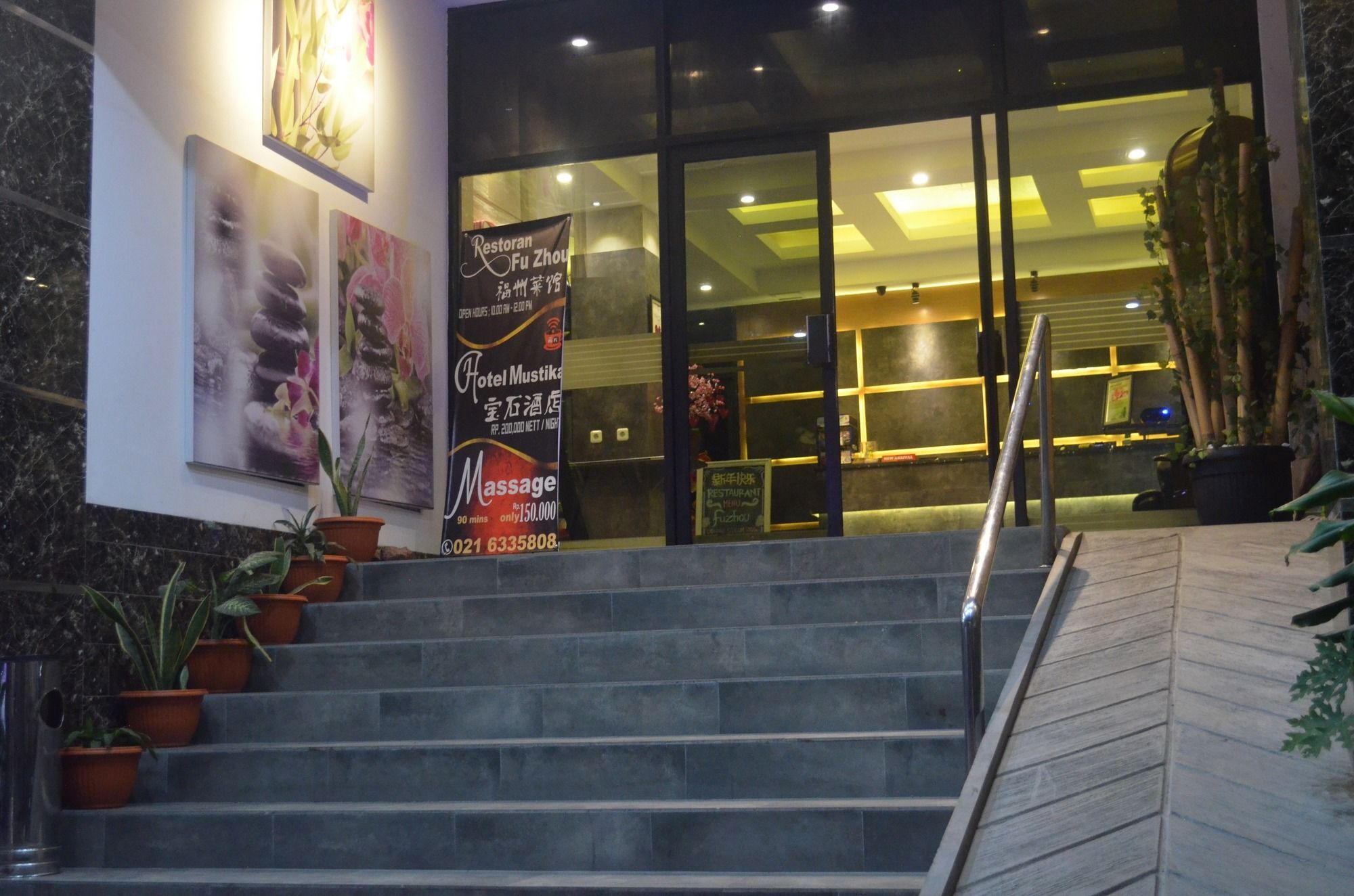Mustika Gajah Mada Hotel Jakarta Exteriör bild